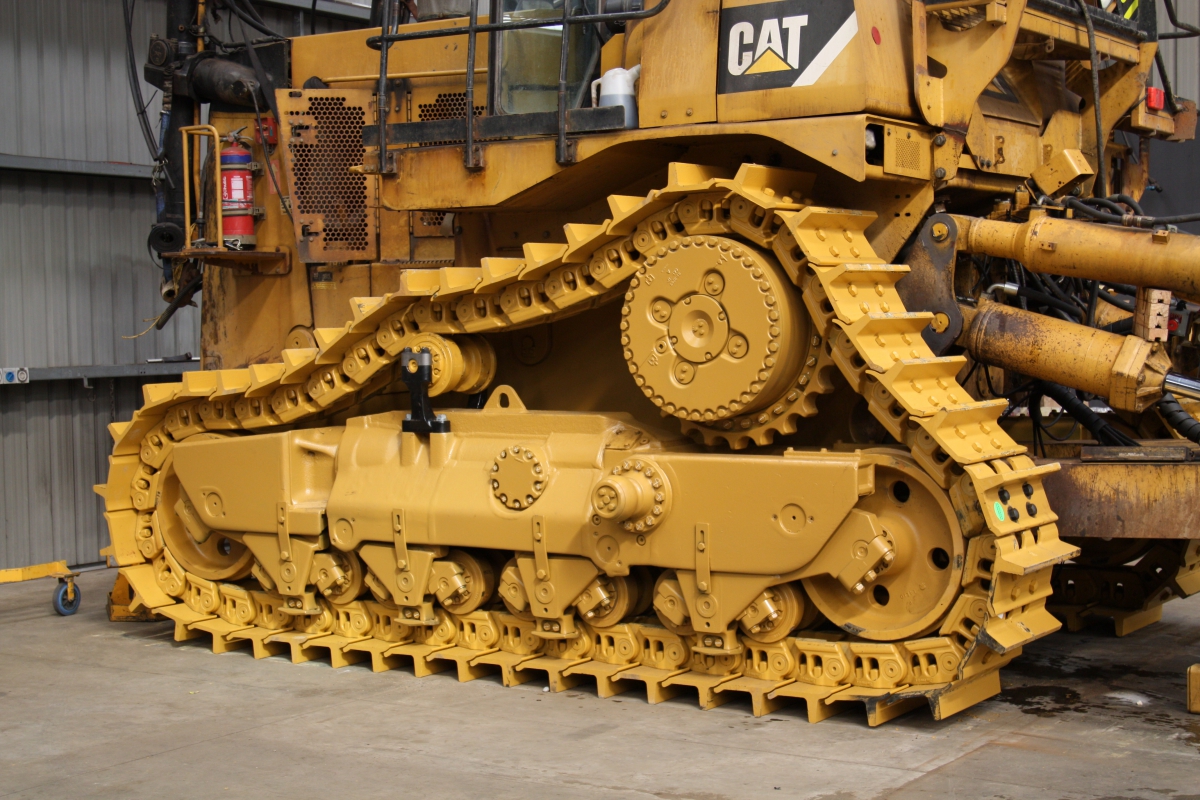 6 d 9 3 d. Бульдозер Cat d10t. Бульдозер Caterpillar d6d. Caterpillar d6r ходовая. Бульдозер сат d10t.